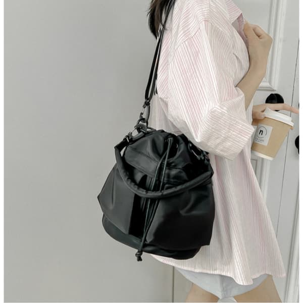 INF Nylon Crossbody Laukku, musta Musta0