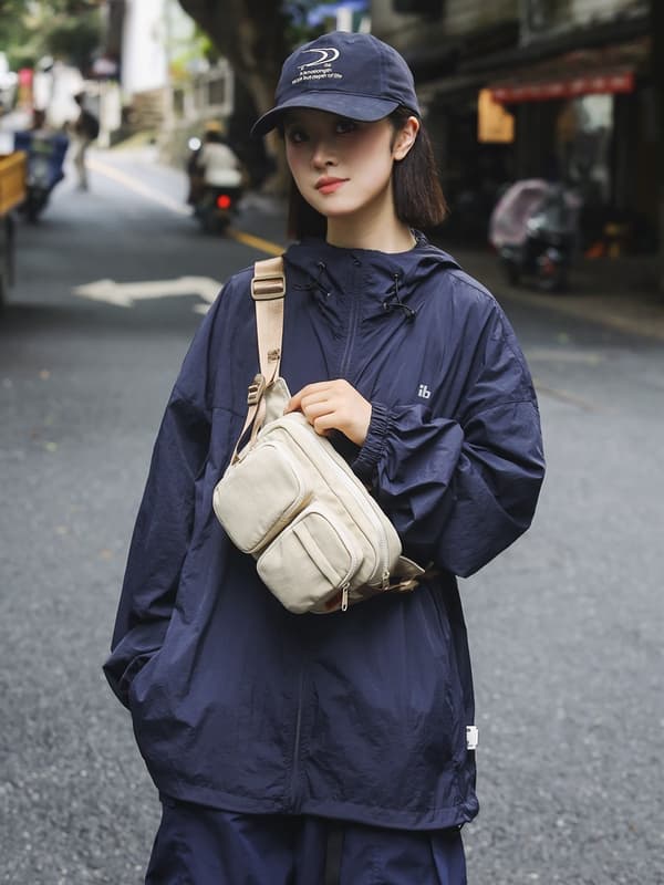 INF Ny crossbody-veske med stor kapasitet