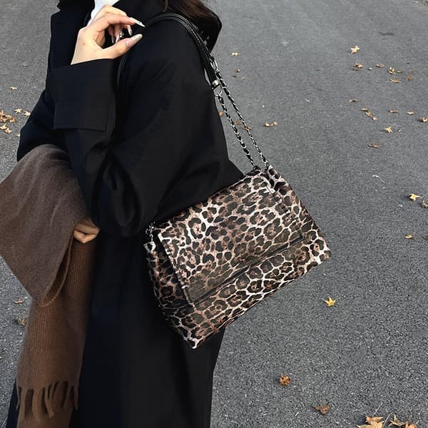 INF Leopardprint skulderveske
