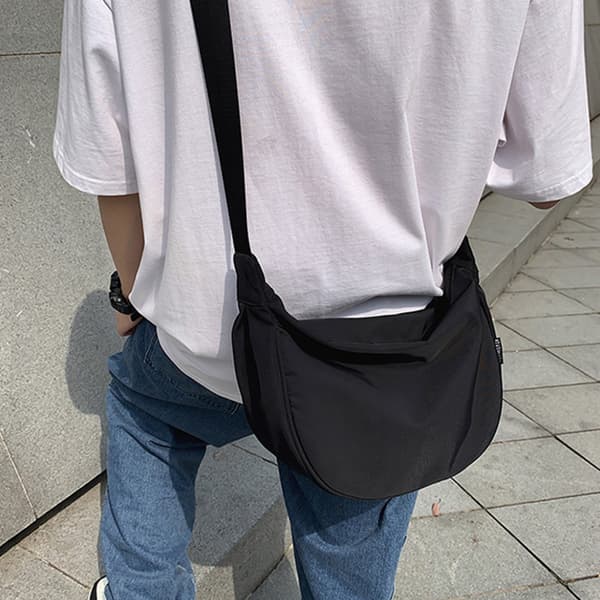 INF Axelremsväska i nylon - Vardaglig crossbody-väska för kvinnor