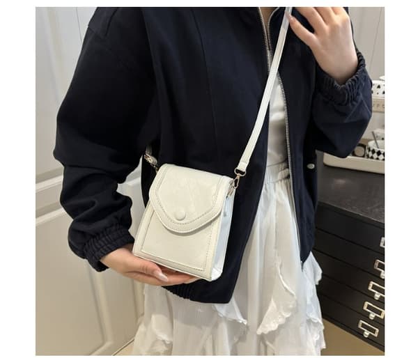 INF Chic Quiltad Crossbody Telefonväska - Stilren & Kompakt