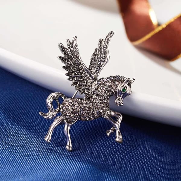 Brosch Häst med vingar Silver färgad med strass