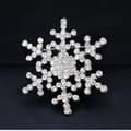 Miniatyrbild 2 av 3: Brosch till Jul i Silver Färg - Snöflinga med kristaller