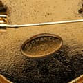 Miniatyrbilde 3 av 4: Pre-owned Chanel Gold Plated CC Quilted Brooch Gold