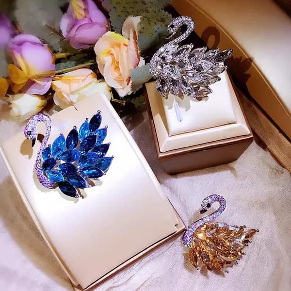 INF Crystal Swan Brosch
