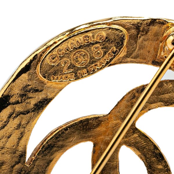 Pre-owned Chanel Gold Plated CC Round Brooch Gold