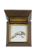 Miniatyrbillede 2 af 7: Greyhound, engelsk Greyhound - broche med en hund i gaveæske, elegant nål, reversnål fra Art-Dog