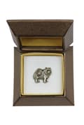 Miniatyrbillede 2 af 7: Chow Chow - en broche med en hund i en gaveæske, en elegant nål, en reversnål fra Art-Dog