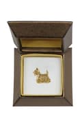Miniatyrbillede 2 af 7: Skotsk terrier, Aberdeen Terrier - broche med en hund i en dekorativ æske, elegant forgyldt nål, jakkenål fra Art-Dog