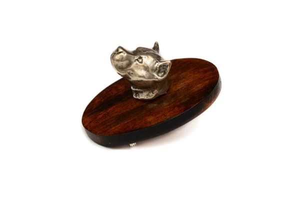 American Staffordshire terrier, Amstaff, Amstaf - hundeudstillingsbroche, startnummer klip, nål med en hund af Art-Dog