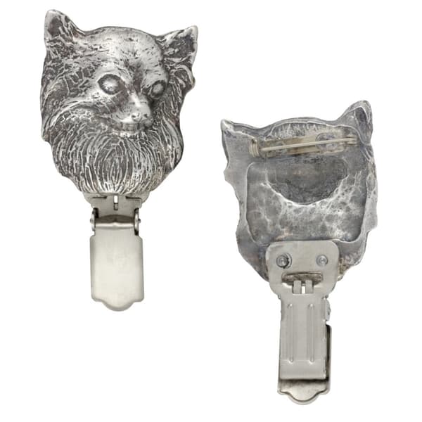 Langhåret Chihuahua - broche med clips, startnummerholder, forsølvet nål til hundeudstillinger af Art-Dog