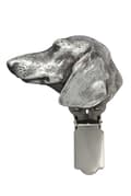 Pikkukuva 2 / 9: Lyhytkarvainen mäyräkoira - rintakoru klipsillä, aloitusnumeron pidike, hopeoitu neula koiranäyttelyihin Art-Dog