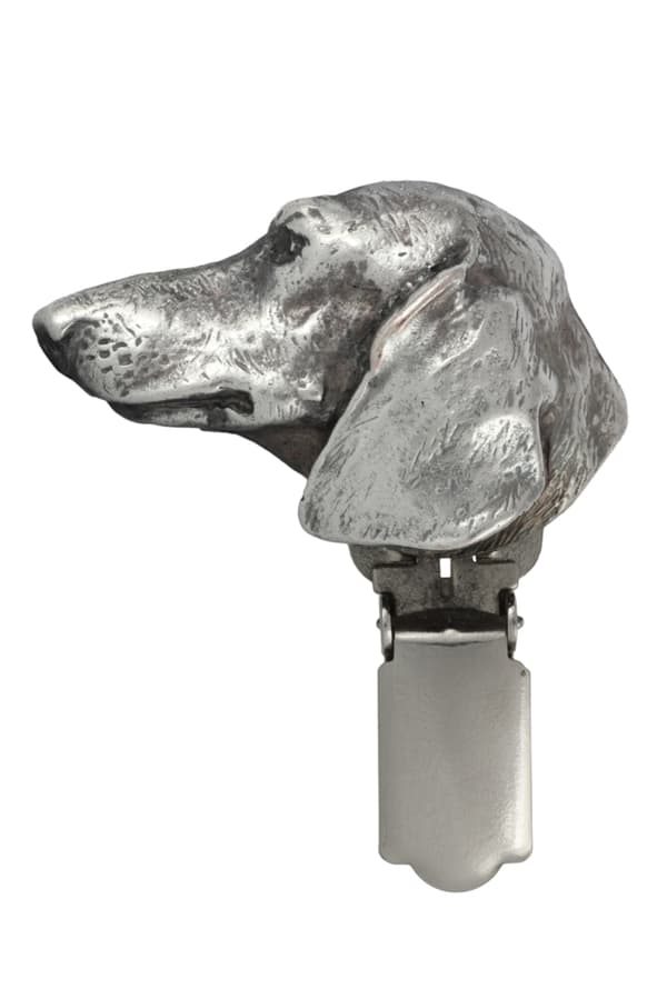 Lyhytkarvainen mäyräkoira - rintakoru klipsillä, aloitusnumeron pidike, hopeoitu neula koiranäyttelyihin Art-Dog