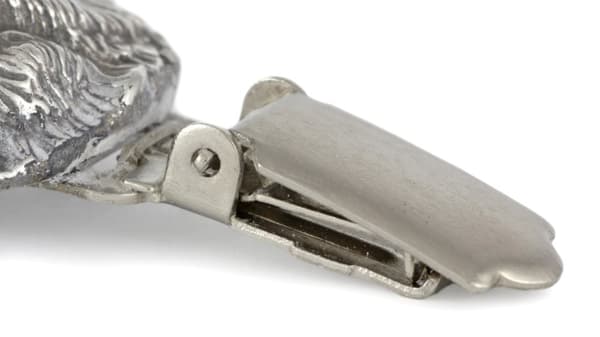 Norwich Terrier - broche med clips, startnummerholder, forsølvet hundeudstillingsnål fra Art-Dog