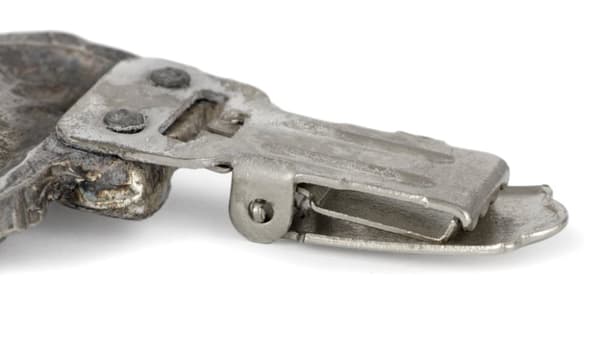 Beagle - broche med clips, startnummerholder, forsølvet hundeudstillingsnål af Art-Dog