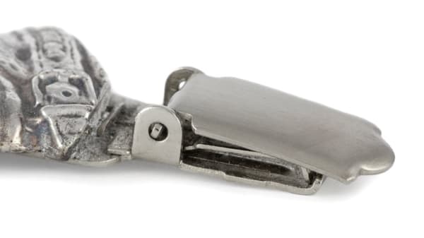 Staffordshire Bull Terrier, Staffik, Staffi - broche med clips, startnummerholder, gave til en hundeudstilling af Art-Dog