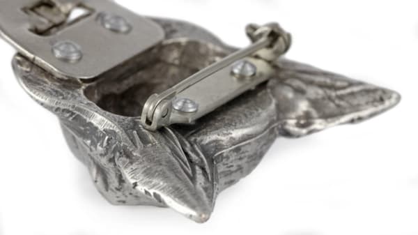 Korthåret Chihuahua I - broche med clips, startnummerholder, gave til hundeudstilling af Art-Dog
