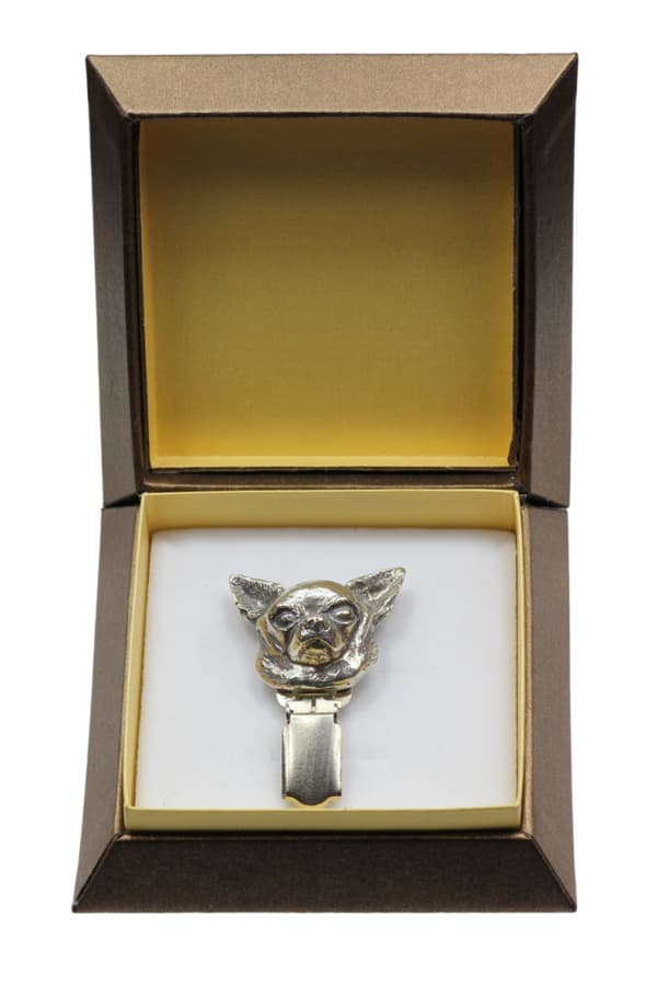 Korthåret Chihuahua I - broche med clips, startnummerholder, gave til hundeudstilling af Art-Dog