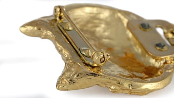 Norwich Terrier - broche med clips, guldbelagt startnummerholder, elegant hundeudstillingsnål fra Art-Dog