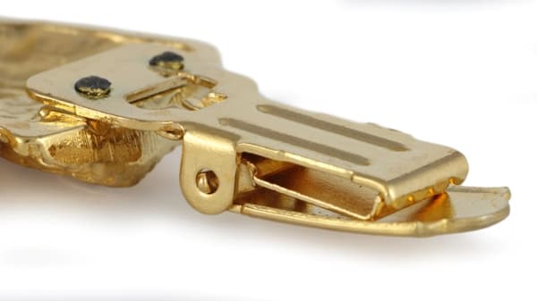 Langhåret gravhund - broche med clips, guldbelagt holder til startnummer, elegant nål til hundeudstilling af Art-Dog