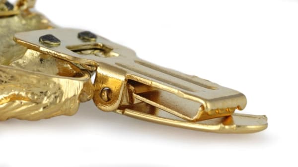 Schnauzer, Schnauzer I - broche med clips, forgyldt holder til et startnummer, en gave til en hundeudstilling af Art-Dog