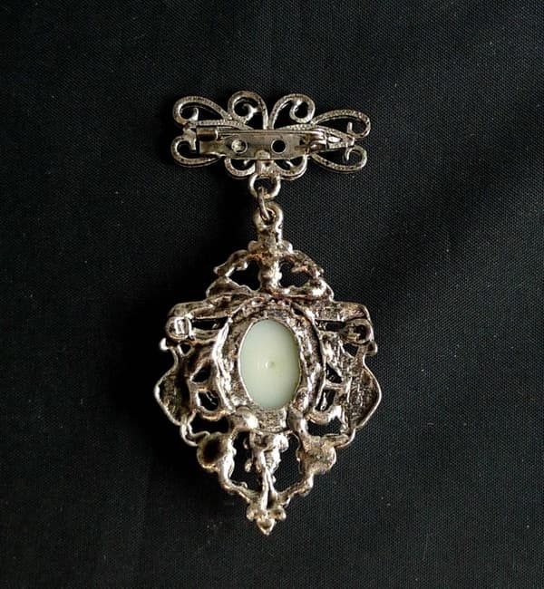 Vintage Brosch med blå pärla