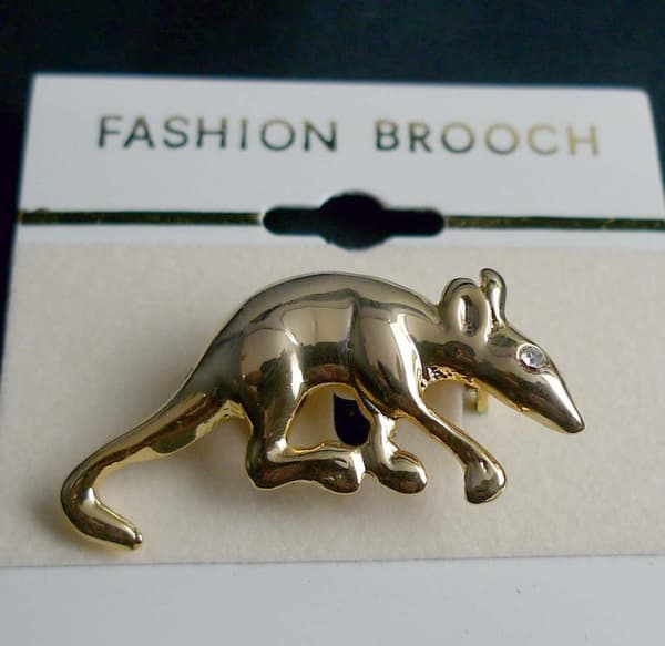 Brosch Råtta