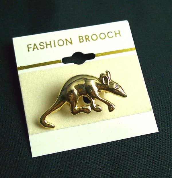 Brosch Råtta