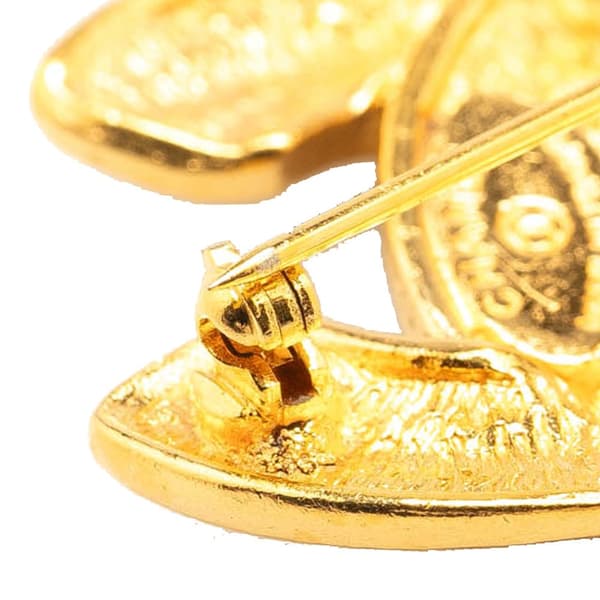 Pre-owned Chanel Gold Plated CC Quilted Brooch Gold