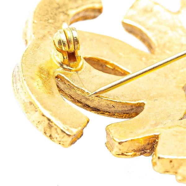 Pre-owned Chanel Gold Plated Triple CC Brooch Gold