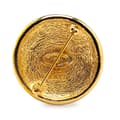 Miniatyrbilde 2 av 3: Pre-owned Chanel Gold Plated CC Round Brooch Gold