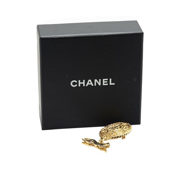 Pre-owned Chanel Gold Plated CC Horsetop Brooch Gold