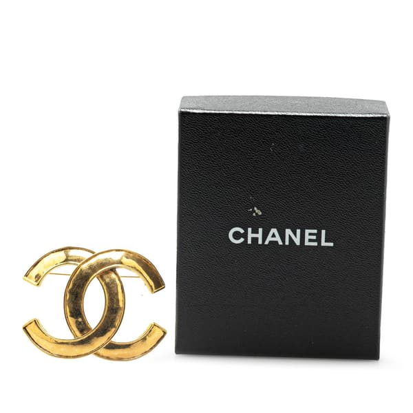 Pre-owned Chanel Gold Plated CC Brooch Gold