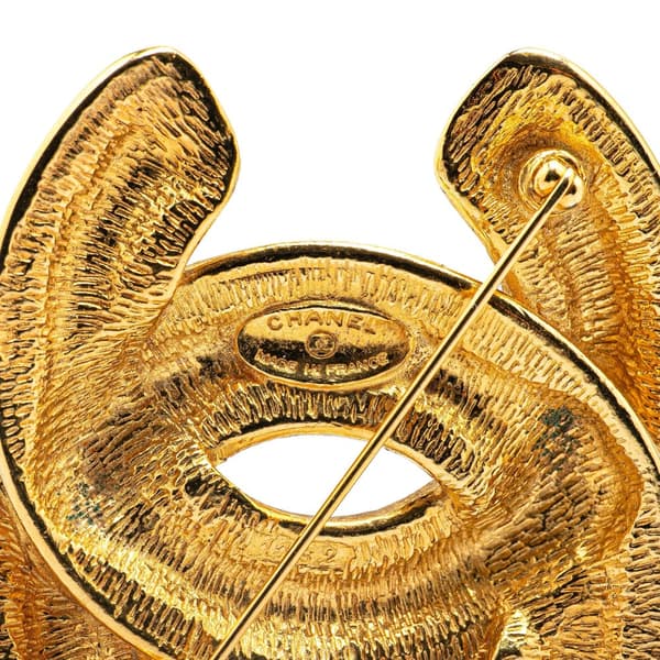 Pre-owned Chanel Gold Plated CC Quilted Brooch Gold