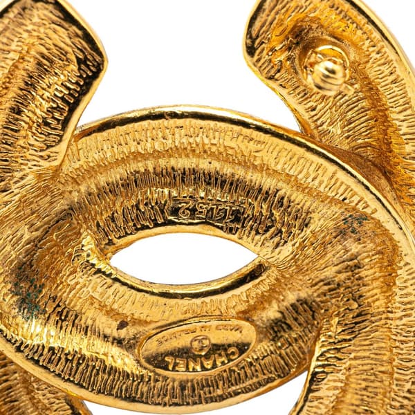 Pre-owned Chanel Gold Plated CC Quilted Brooch Gold