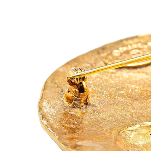 Pre-owned Chanel Gold Plated CC Round Lion Brooch Gold