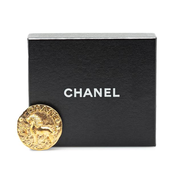 Pre-owned Chanel Gold Plated CC Round Lion Brooch Gold