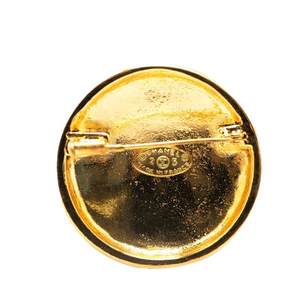 Pre-owned Chanel Gold Plated CC Quilted Round Brooch Gold