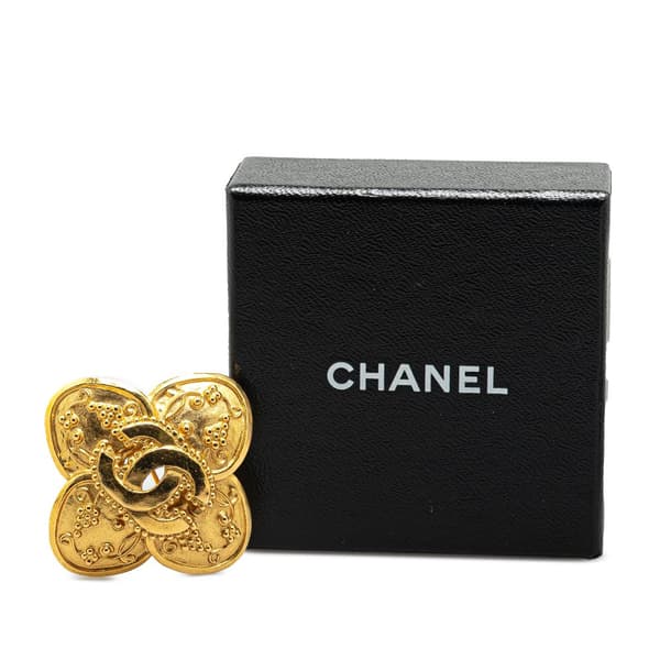 Pre-owned Chanel Gold Plated CC Clover Brooch Gold