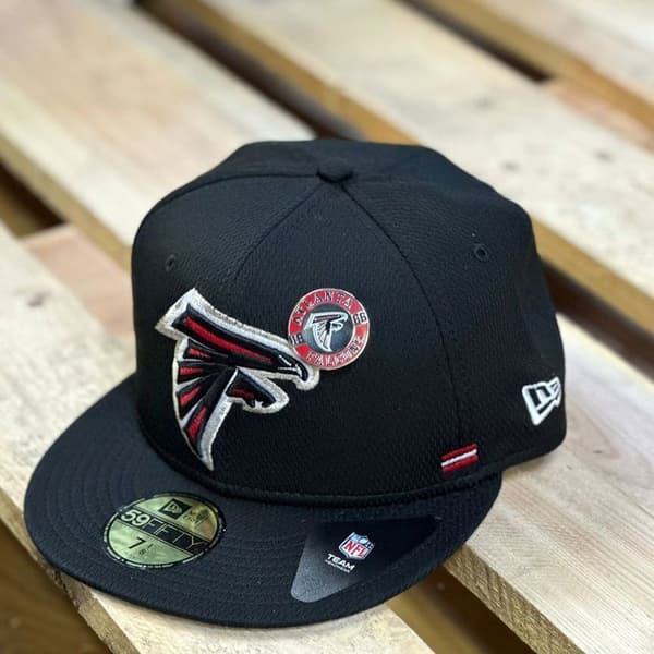 NFL Universal Bijoux Caps PIN New England Patriots EST