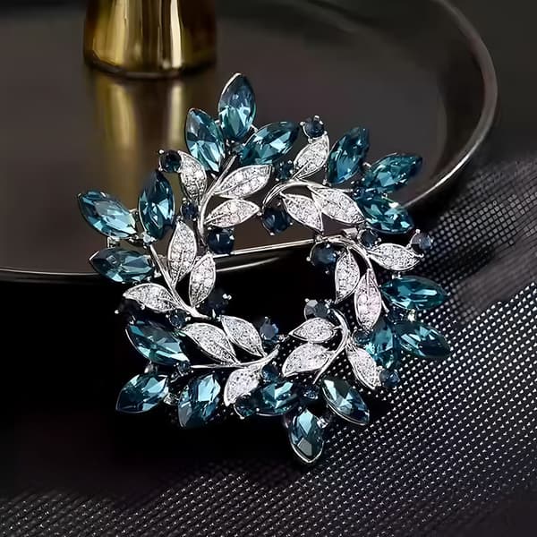 INF Utsökt Blomsterbrosch - Vintageinspirerad Design Grå