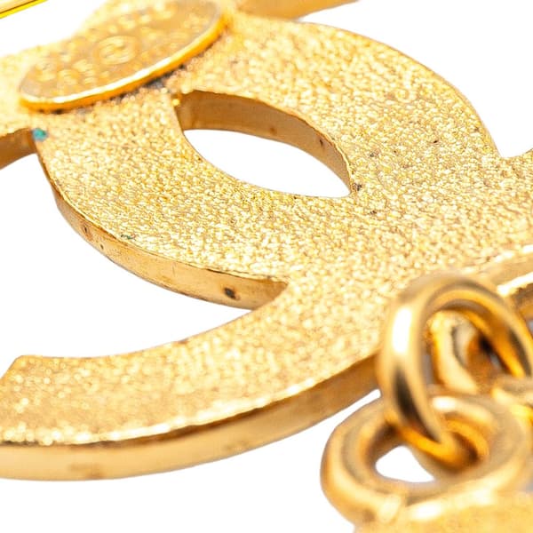 Pre-owned Chanel Gold Plated CC Medallion Brooch Gold