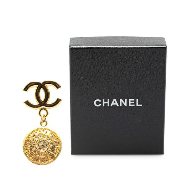Pre-owned Chanel Gold Plated CC Medallion Brooch Gold