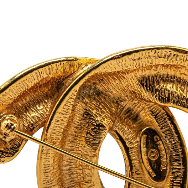 Pre-owned Chanel Gold Plated CC Quilted Brooch Gold