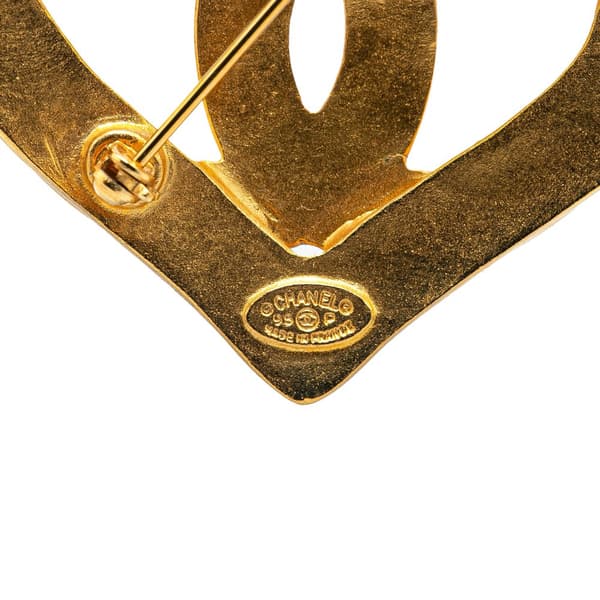 Pre-owned Chanel Gold Plated CC Heart Brooch Gold