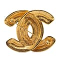 Pikkukuva 2 / 5: Pre-owned Chanel Gold Plated CC Quilted Brooch Gold