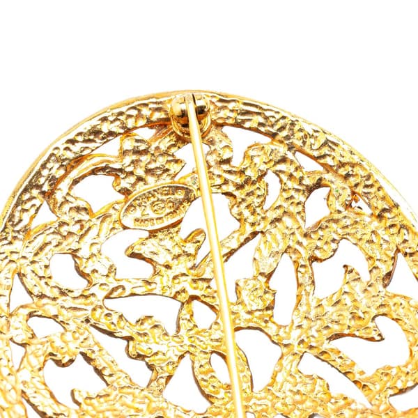 Pre-owned Chanel Gold Plated Round Brooch Gold