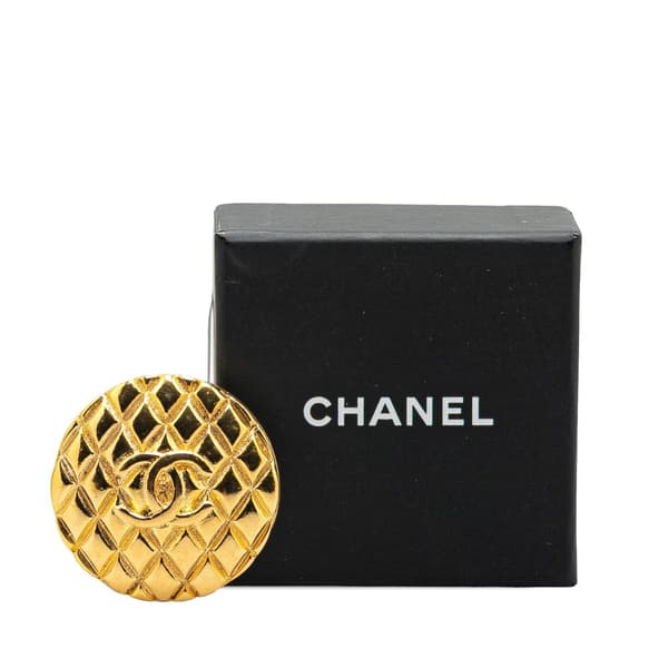 Pre-owned Chanel Gold Plated CC Quilted Round Brooch Gold