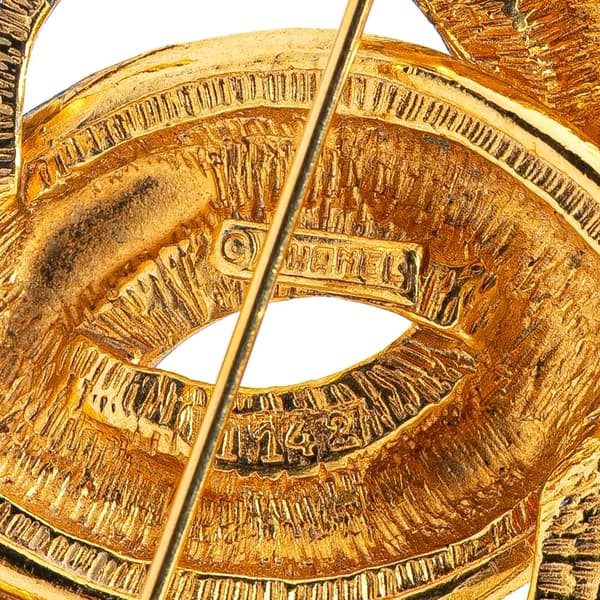 Pre-owned Chanel Gold Plated CC Quilted Brooch Gold