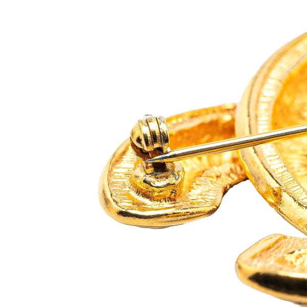 Pre-owned Chanel Gold Plated CC Quilted Brooch Gold
